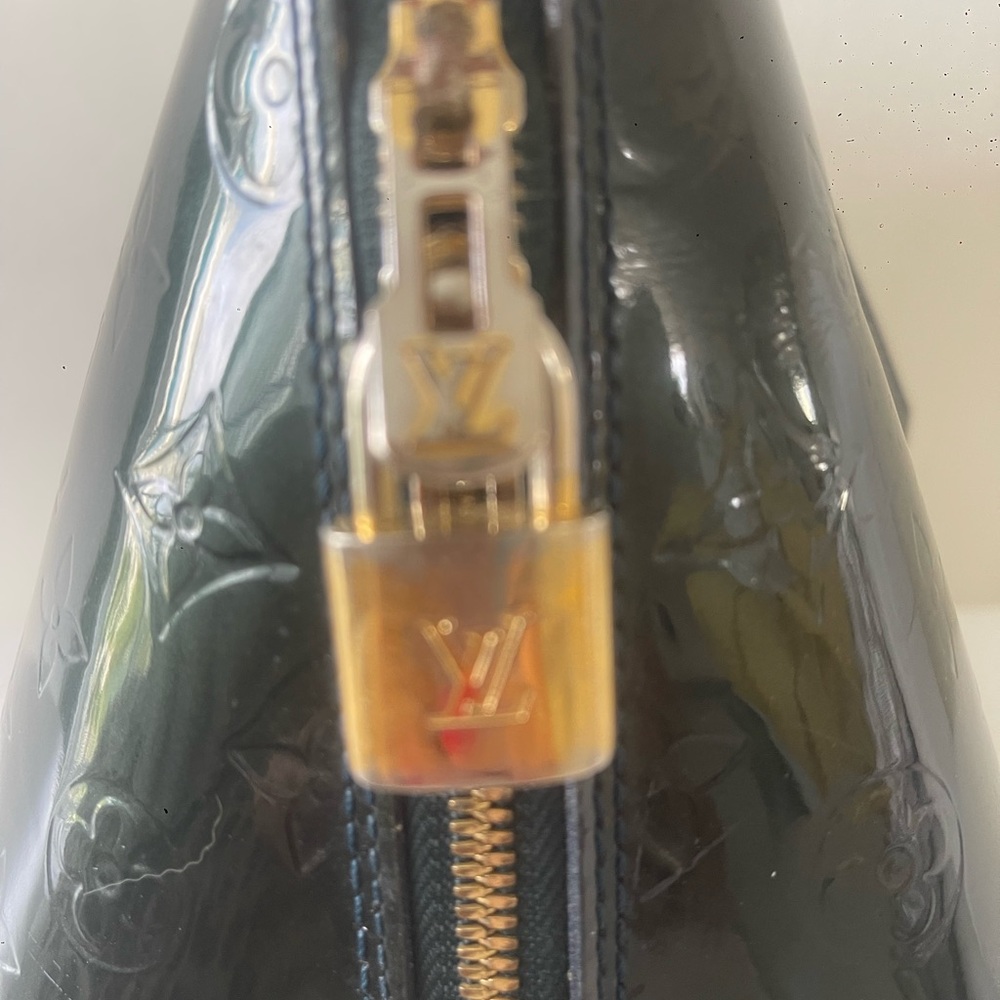 Louis Vuitton Alma GM Vernis Patent Leather Bag With Lock & Keys Full Set - Picture 7 of 15